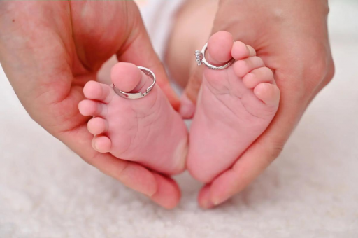 靖边宝宝脸上长黑点